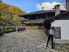 IMG-4fdb55ec2c5e1a7eb86396c6bbaf5681-V